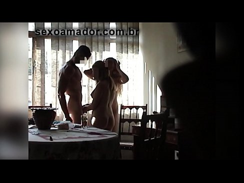 ❤️ Inimbitahan ng mga sex friends ang isang higanteng lalaki at isang threesome kasama niya Porn video sa tl.porngifmag.ru ❌️❤